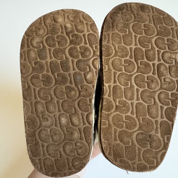 Ugg Australia Camo Sheepskin Boots - Picture 8 of 8